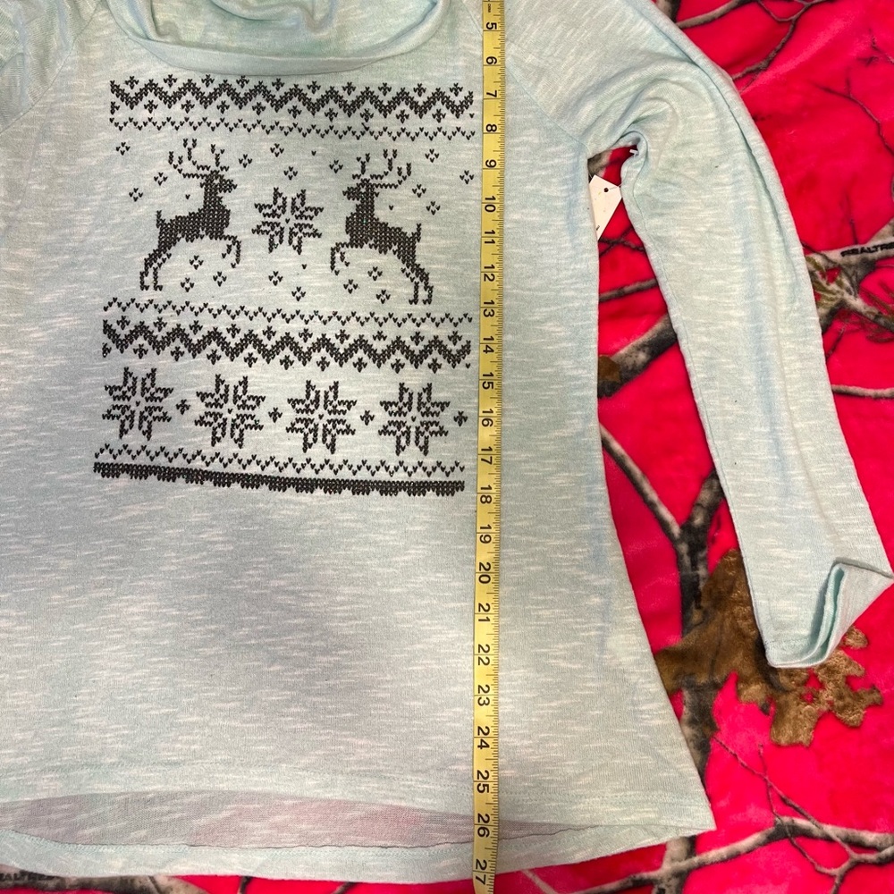 No Boundaries long sleeve top